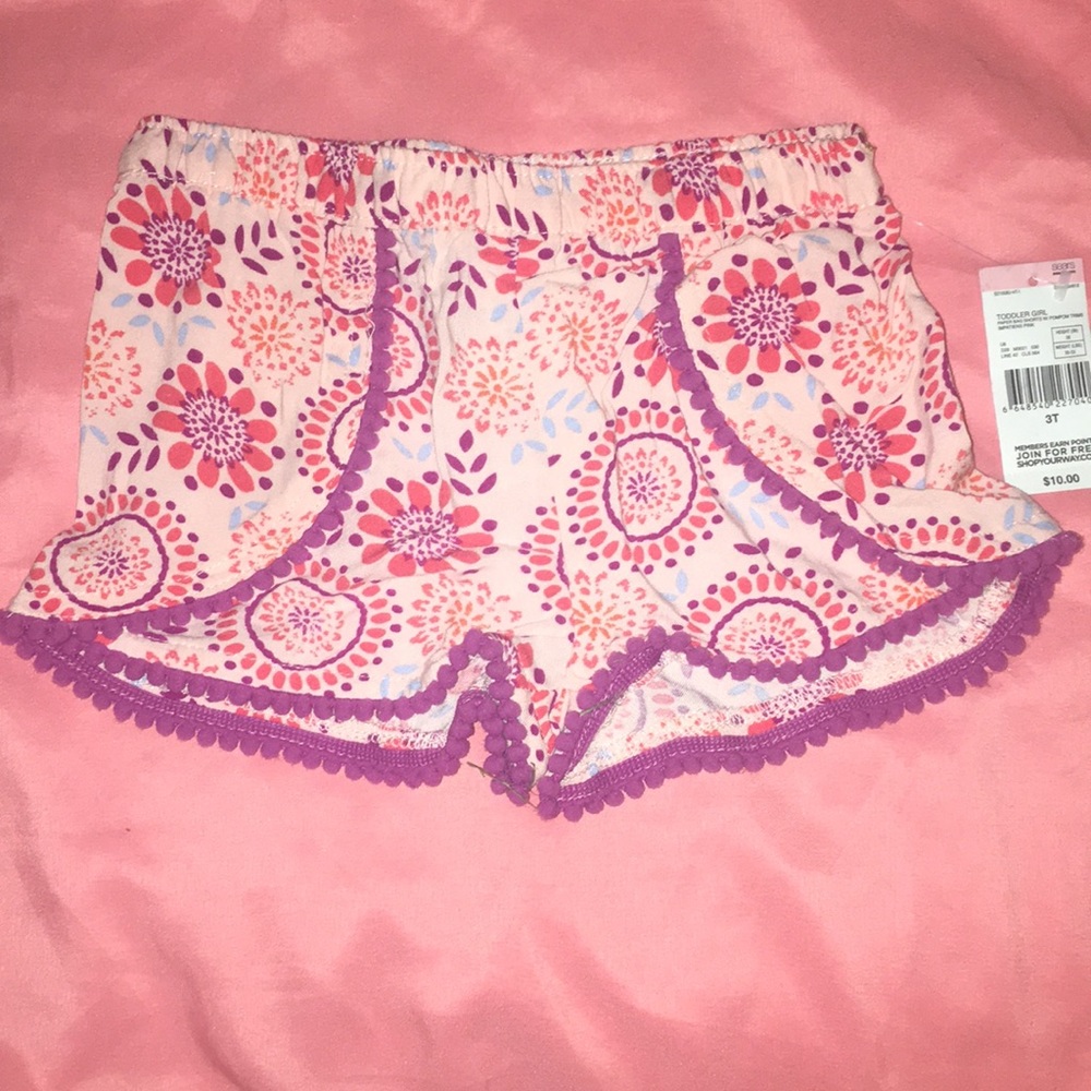 Paper bag shorts w/pompom trim